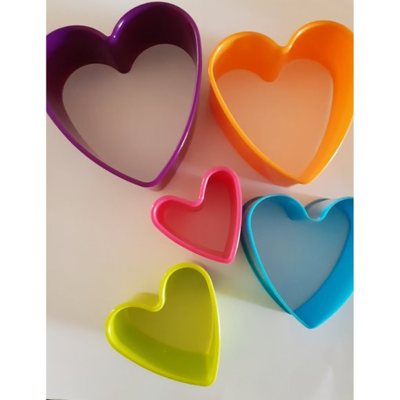 Cookie Cutters Heart Shaped Stackable Set of 5 - Picture 1 of 4